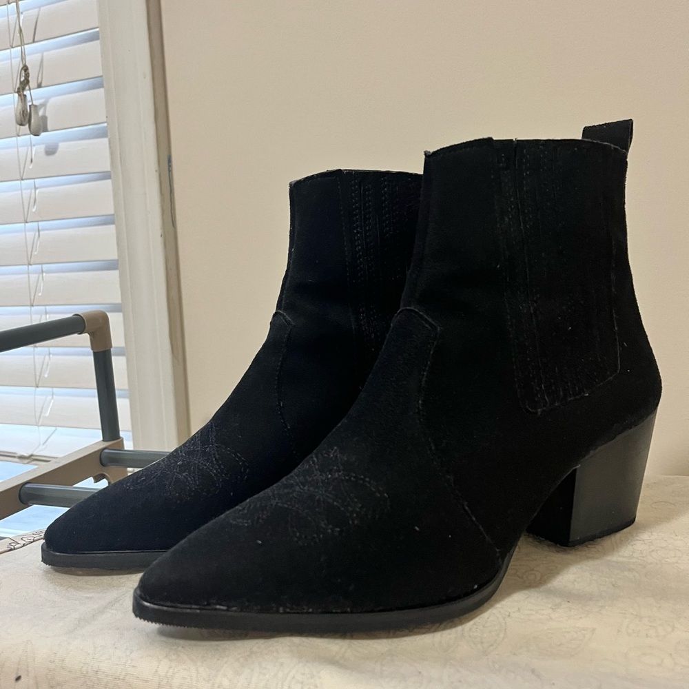 Black Suede Ankle Boots | Western-Inspired | Size 7